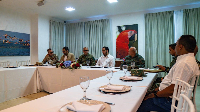 El ministro de Defensa Carlos Antonio Fernández Onofre, sostuvo un encuentro con directivos del Codevi.