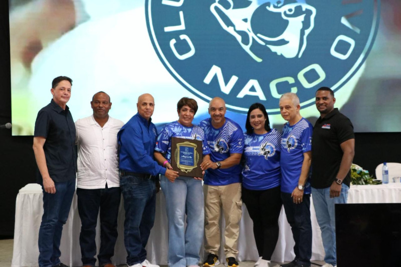 La directiva club Naco reconoció a la propulsora del judo Naco, María Altagracia Nín Castillo, a quien se les entregó una placa de reconocimiento.