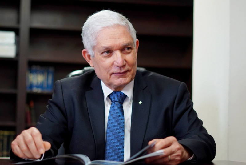 Licenciado Juan Francisco Puello Herrera, Comisionado de Béisbol Profesional del Caribe.

...