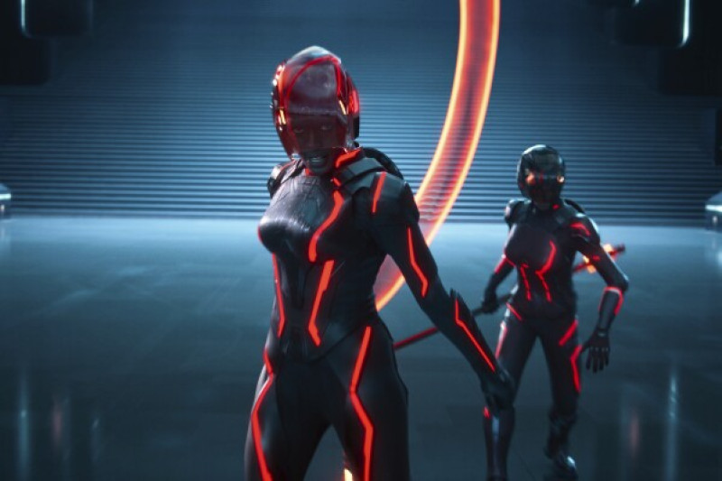 "Tron: Ares" llega a los cines 15 años después de "Tron: Legacy".