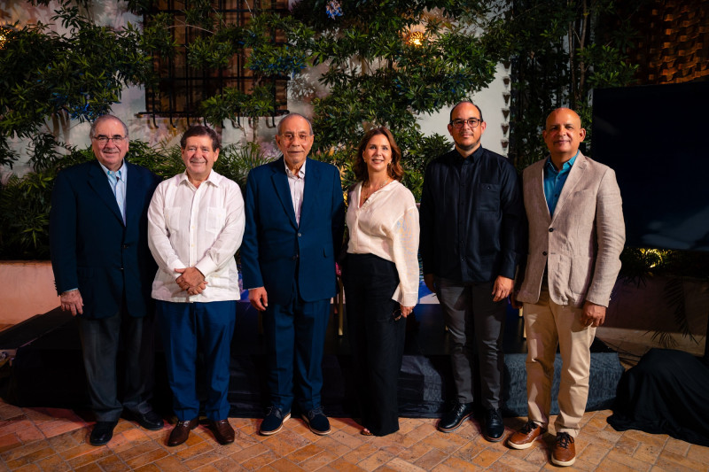 Manuel García Arévalo, Adolfo López Belando, Dennis R. Simmó, Carmen Rita Cordero, Carlos Batista y José Enrique Delmonte.