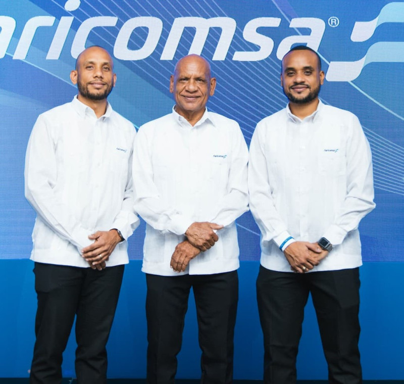 osé Rafael Comprés, Rafael Comprés y Rayjean Luis Comprés.