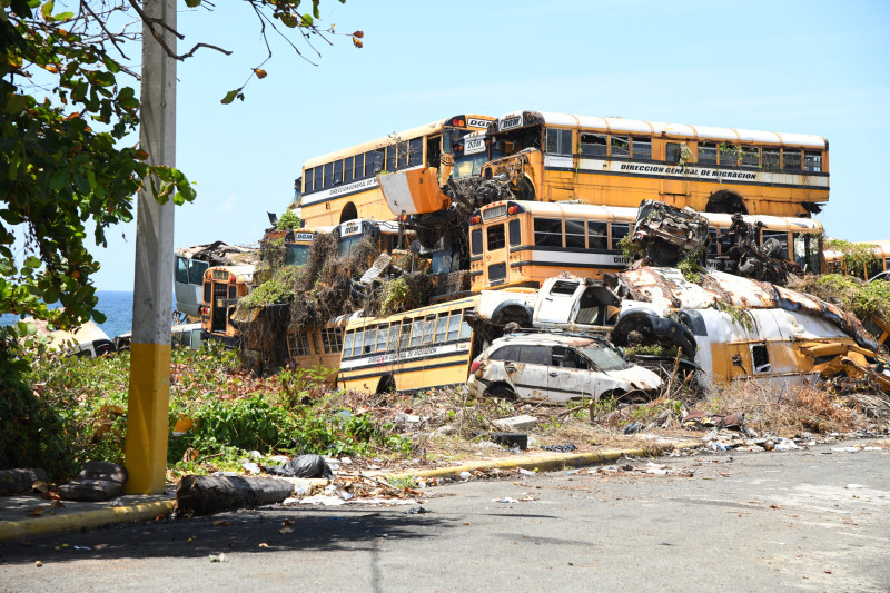 En pasado mes de julio pasado, Listín Diario denuncio que el centro de Haina se ha convertido en un “gigantesco cementerio de chatarras”, donde se acumulan motocicletas, camiones y automóviles en desuso.