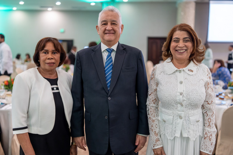 Magistrada Rosario Graciano, José Manuel Hernández y magistrada Dolores Fernández.