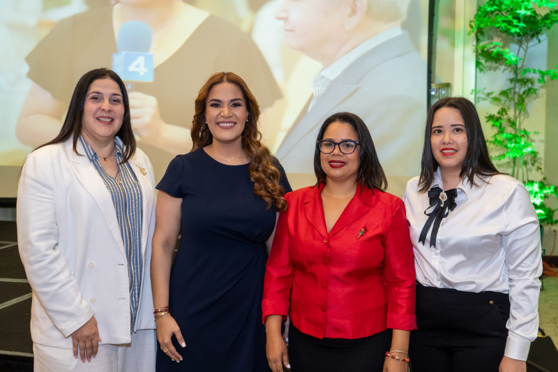 Karen Troncoso, Michelle Ortiz, Paola Savedy y Rosa Pérez Melo.