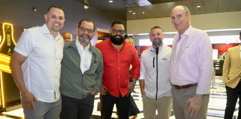 El dirigente Alex-Cintrón junto a José-Miguel-Bonett, Aroboy-Santana, Eduardo-Najri yJoséLuis-Venta.