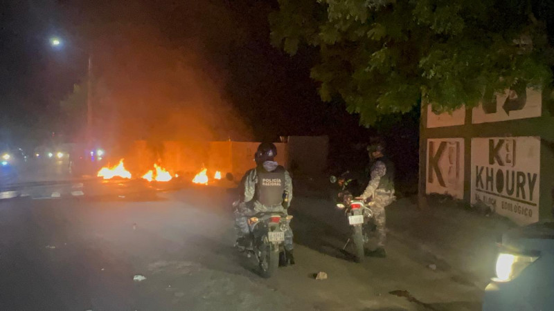 Protestas por falta de energía eléctrica en el barrio Palmarito, Barahona