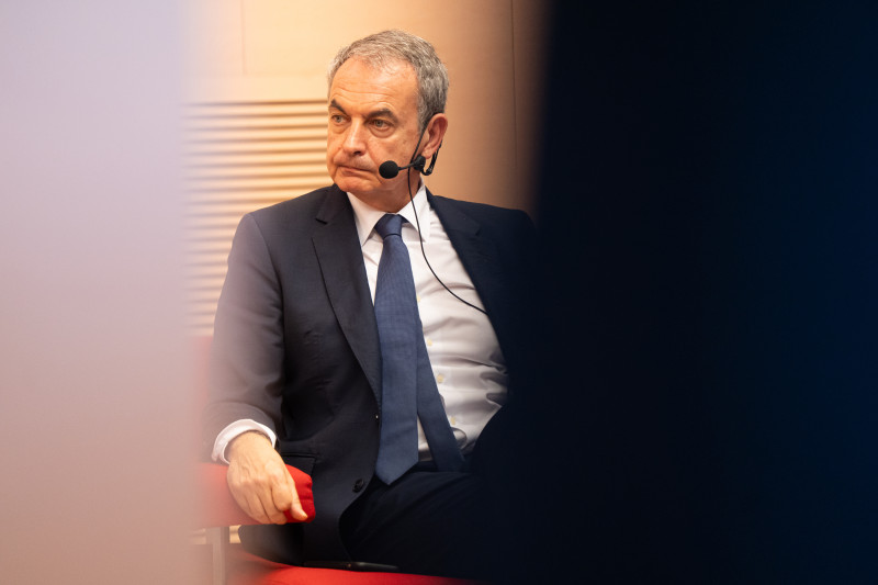 El expresidente del Gobierno José Luis Rodríguez Zapatero, interviene durante una jornada dedicada a las políticas de diversidad e inclusión, a 30 de septiembre de 2025, en Oviedo, Asturias (España).