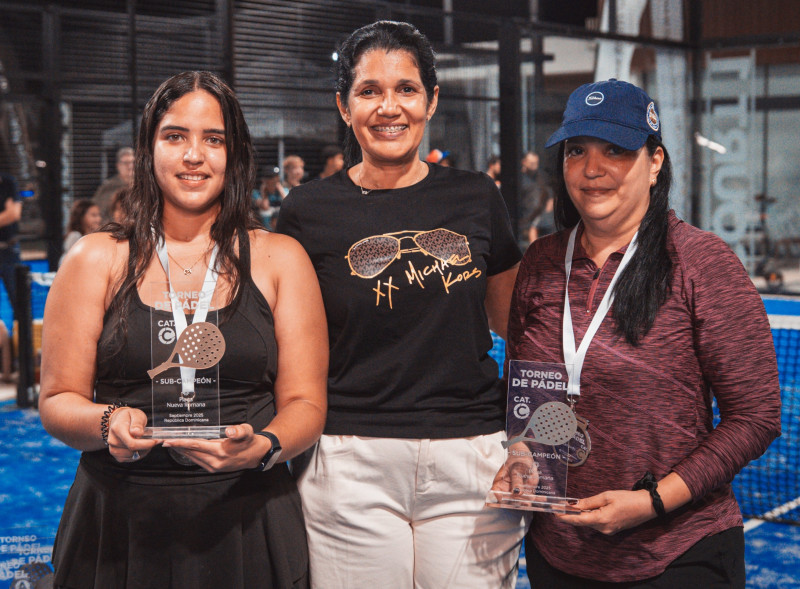 Grace Coste,Felvianny Estevez y Maritza Mejia.
