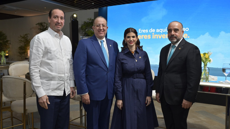 José Obregón, Magín Díaz, Gabriela de la Cruz y Arístides Victoria Yeb.