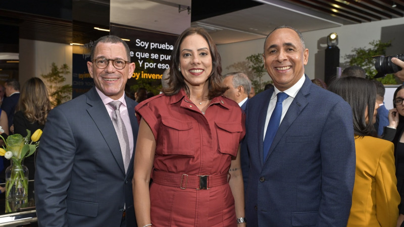 . Martín Gabirondo, Laura Bisonó y Nelson Arroyo