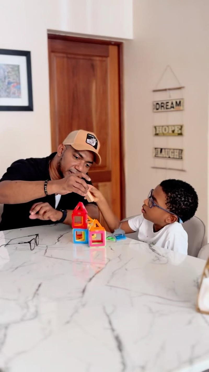 Liondy Ozoria y su hijo Said.