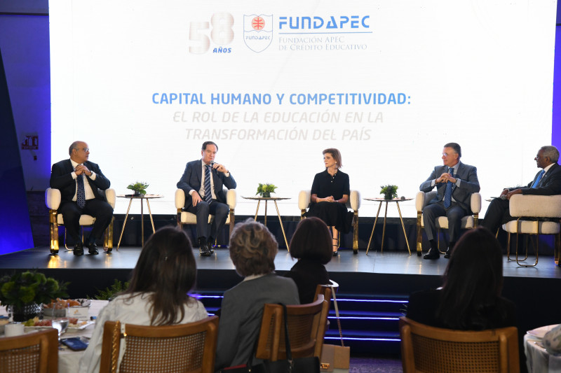 El empresario Manuel Corripio durante su exposición en el panel con ocasión del 58 aniversario de Fundapec.