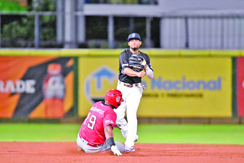 Licey y Escogido intentan revivir su rivalidad, la primera en la historia de la Liga Dominicana de Béisbol.
