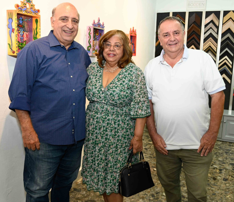 Mariano Hernández, Silvia de Hernández y Héctor Cappelletti.