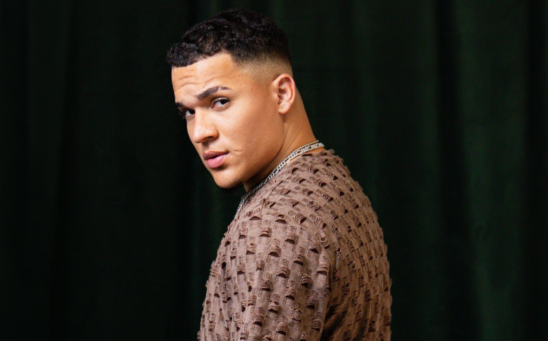 Ebenezer Guerra actuará por primera vez en Premios Billboard 2025.