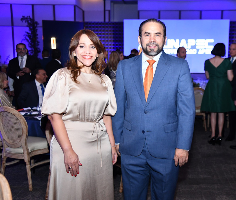 Tammy Vázquez y Ryan Larrauri.