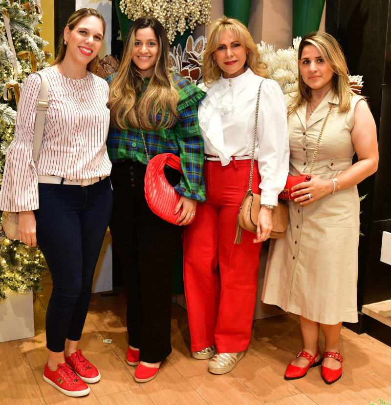 Claudia Michellen, Paula Rodriguez, Sara Rodriguez  y Sara De Luna.