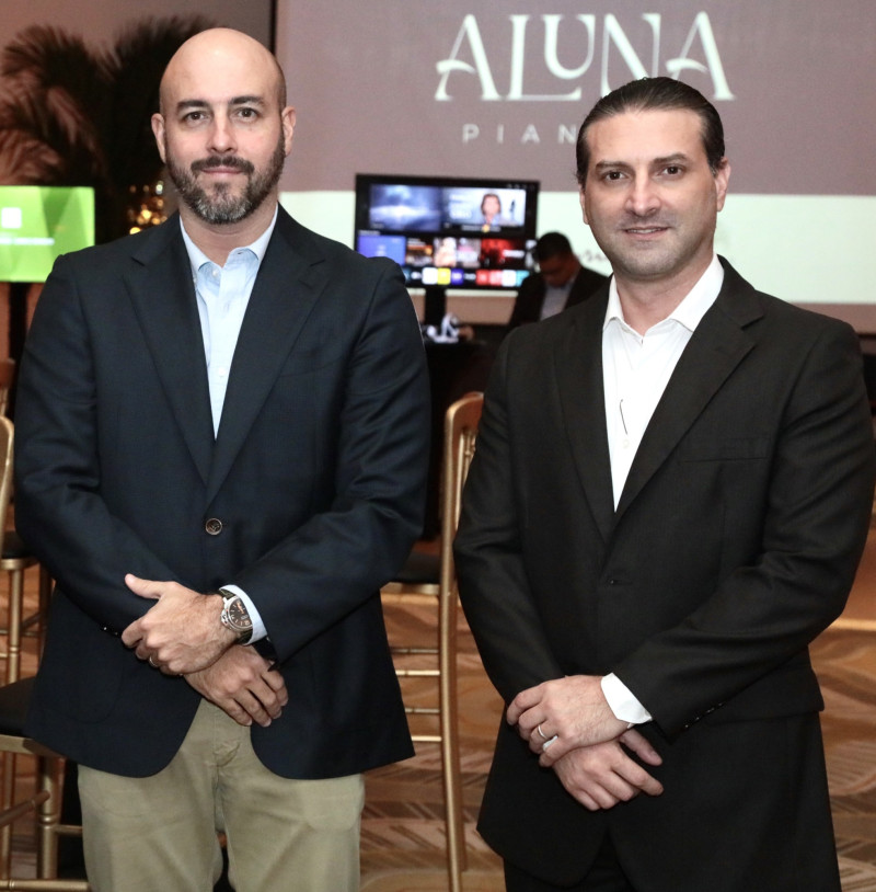 Luis Sanoja y Armando Martí.