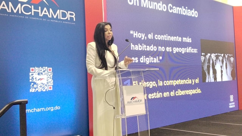 La procuradora encabezó un almuerzo con empresarios de Santiago