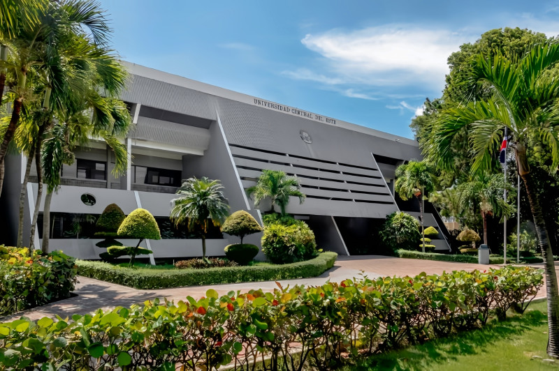 La Universidad Central del Este (UCE) fue creada el 15 de octubre del año 1970, por iniciativa del doctor José A. Hazim Azar y un grupo de colaboradores.