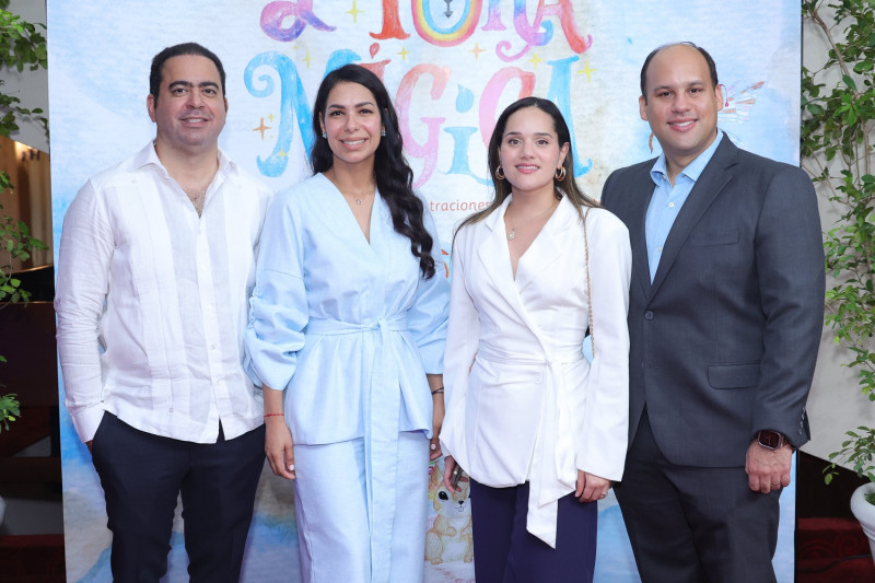 Luis Saladín, Yiselis Portes, Indira Toribio,  y Víctor Peña