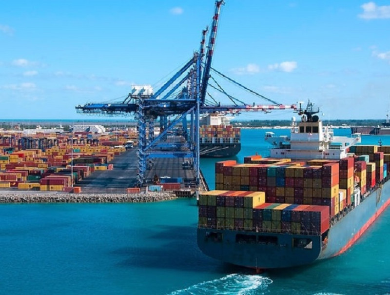 Alza exorbitante en estancia de furgones en puertos dominicanos amenaza con disparar la inflación