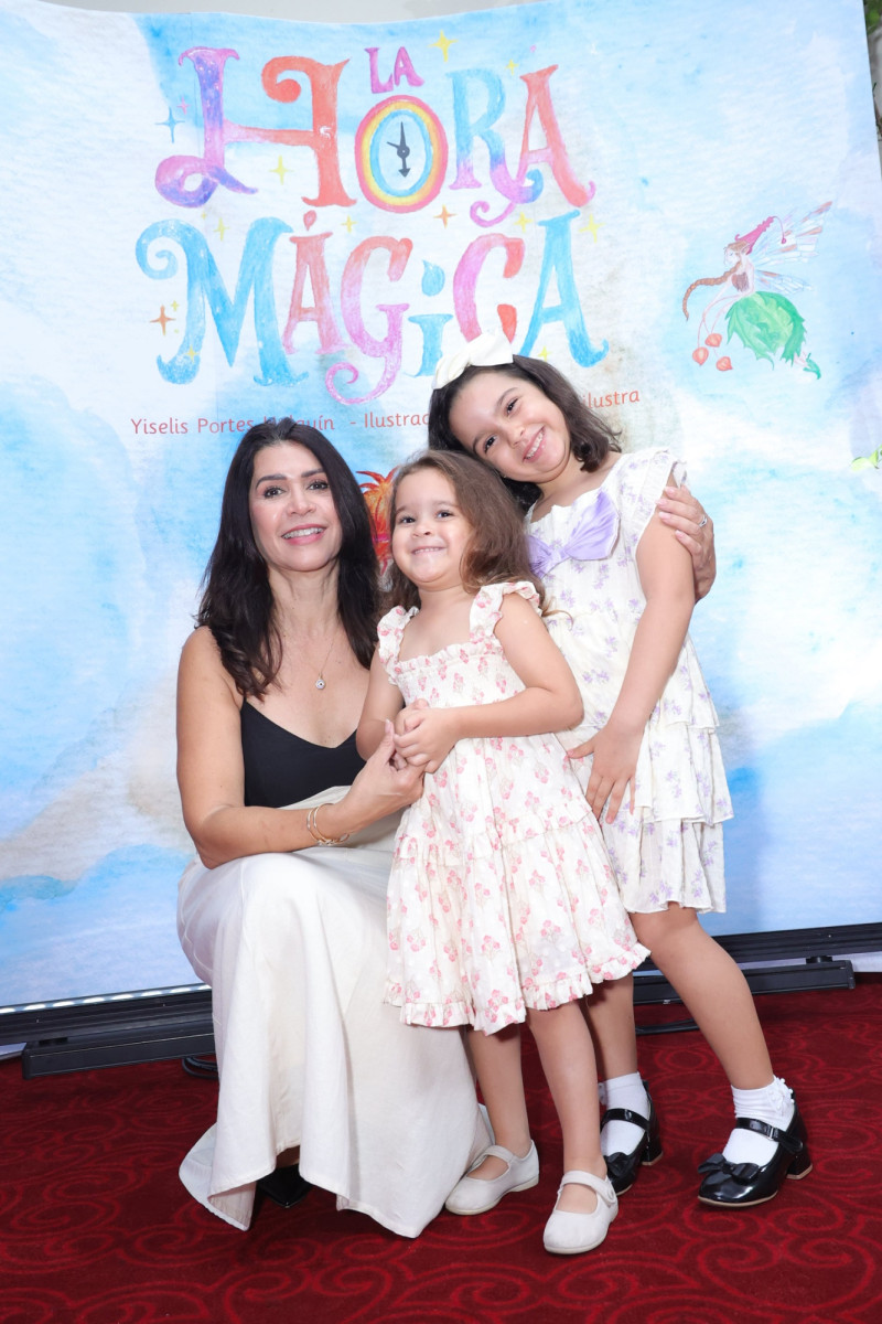 Sandra, Renata y Eleia Bisonó.