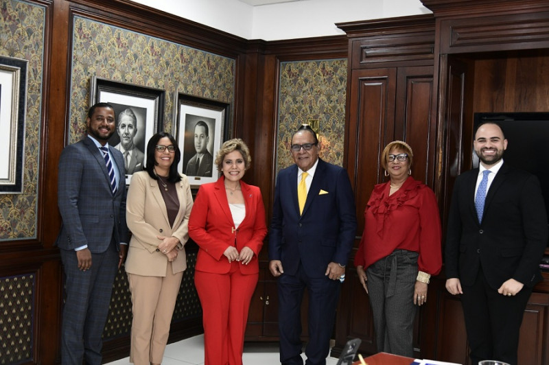 José Beltré, Liverca Gómez, María elena Vásquez Taveras, Miguel Franjul, Cándida Acosta y José Miguel García.
