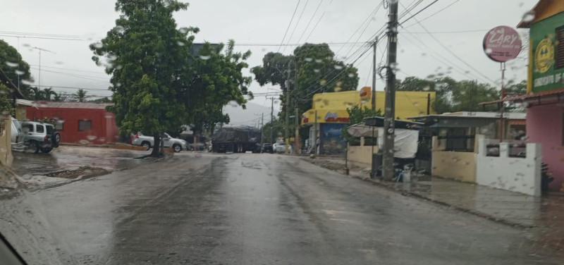 Mal Paso bajo lluvias.