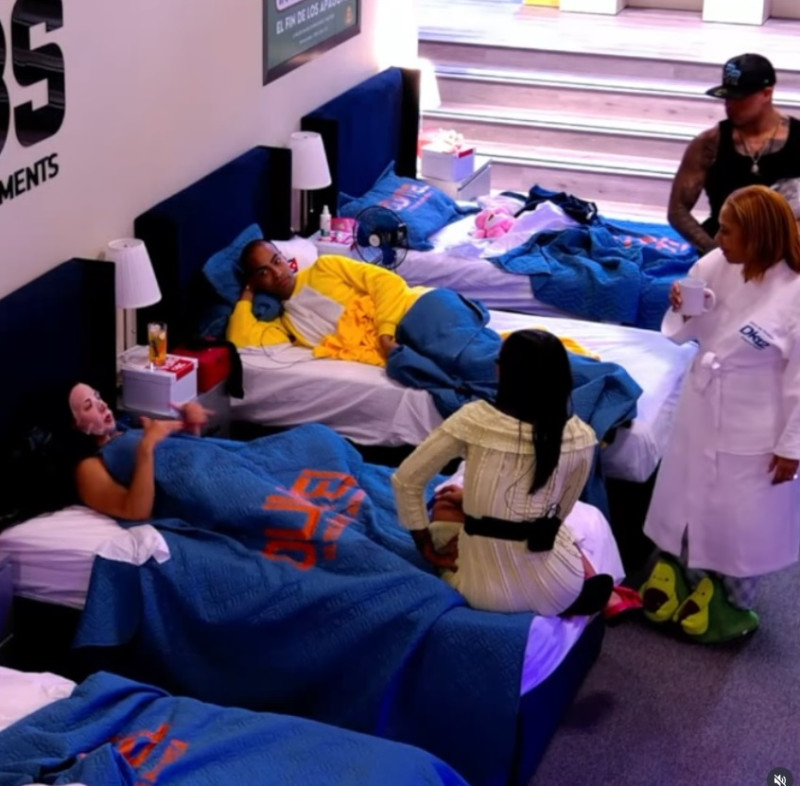 "La casa de Alofoke" se transmite por Youtube, bajo la producción de Santiago Matías (Alofoke).