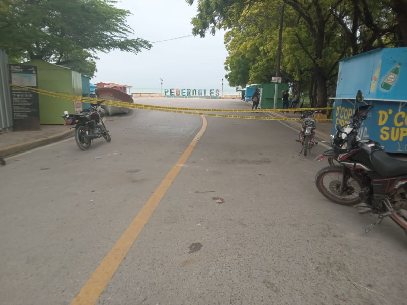 Las autoridades en Pedernales trabajan en la zona costera para mitigar efectos de tormenta Melissa.