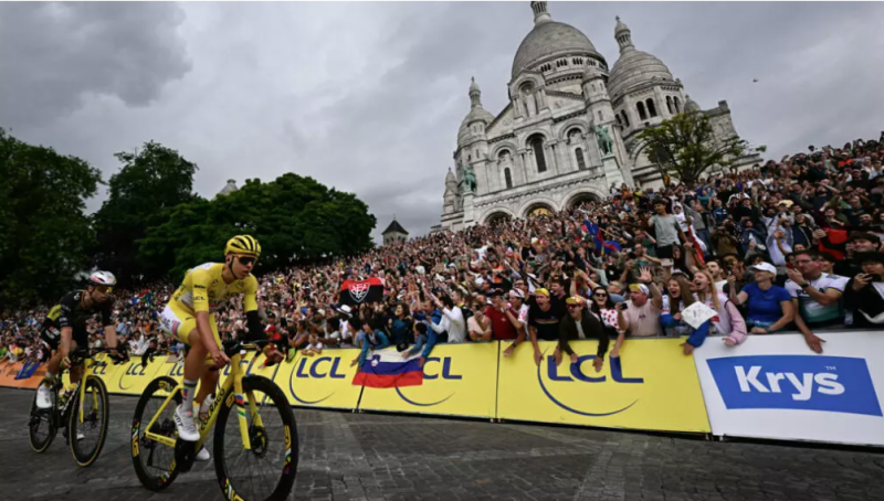 En el Tour de Francia 2026 el barrio de Montmartre y su basílica volverán a ver desfilar a los ciclistas, como aquí en 2025