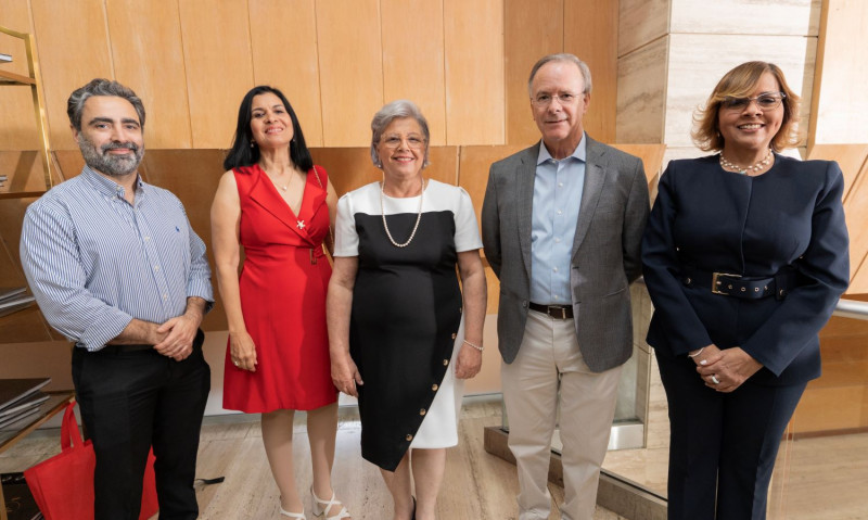 Diego Alperi, Ana Ventura, Cándida Mejia, Florencio García y Yudelka Almonte
