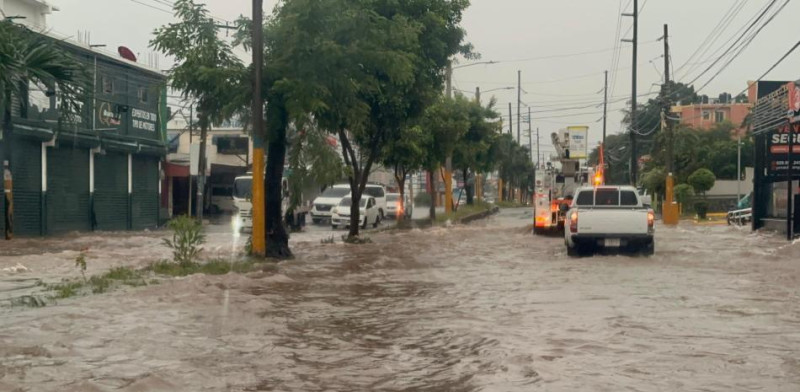 Las fuertes lluvias de Melissa dejaron grandes inundaciones en el Gran Santo Domingo.