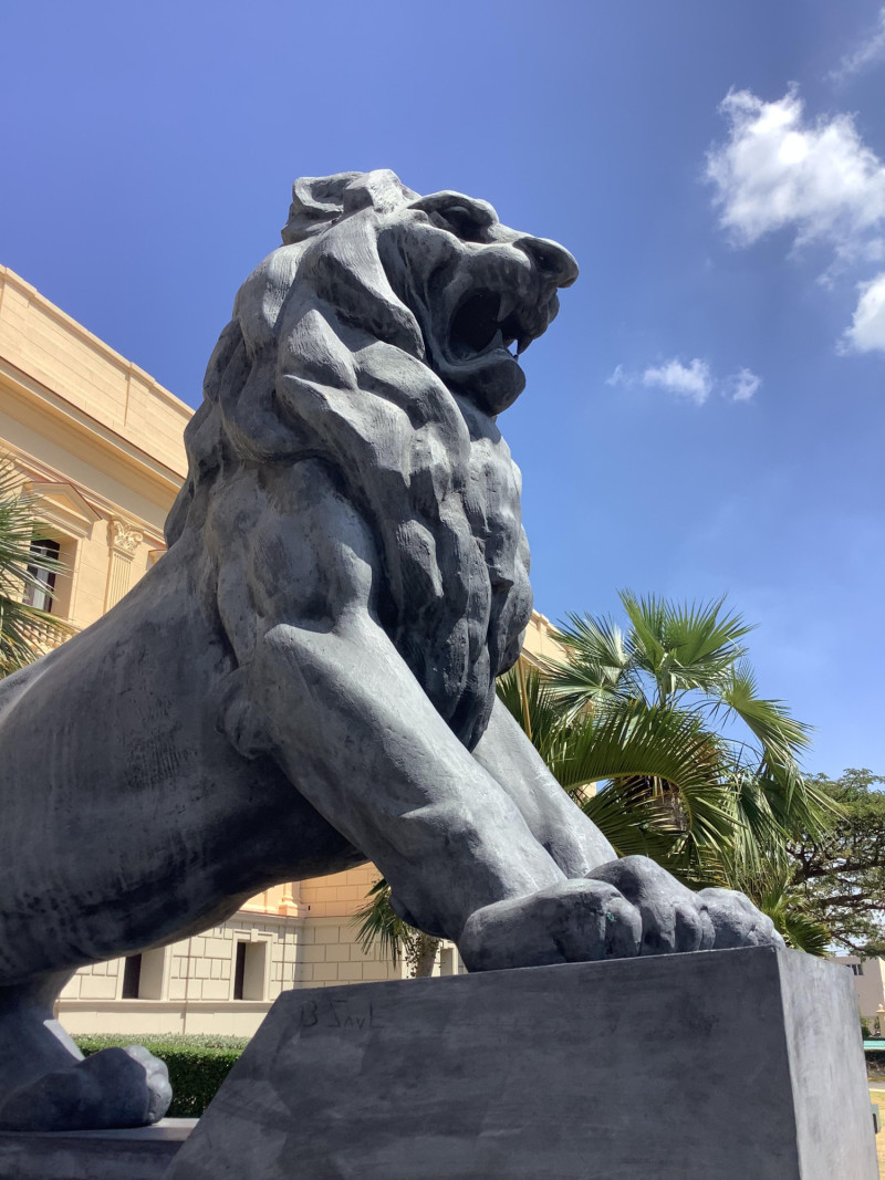 Escultura de león ubicada en el Palacio Nacional