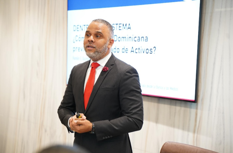 Ramón Guzmán, especialista en prevención de lavado de activos y financiamiento del terrorismo.