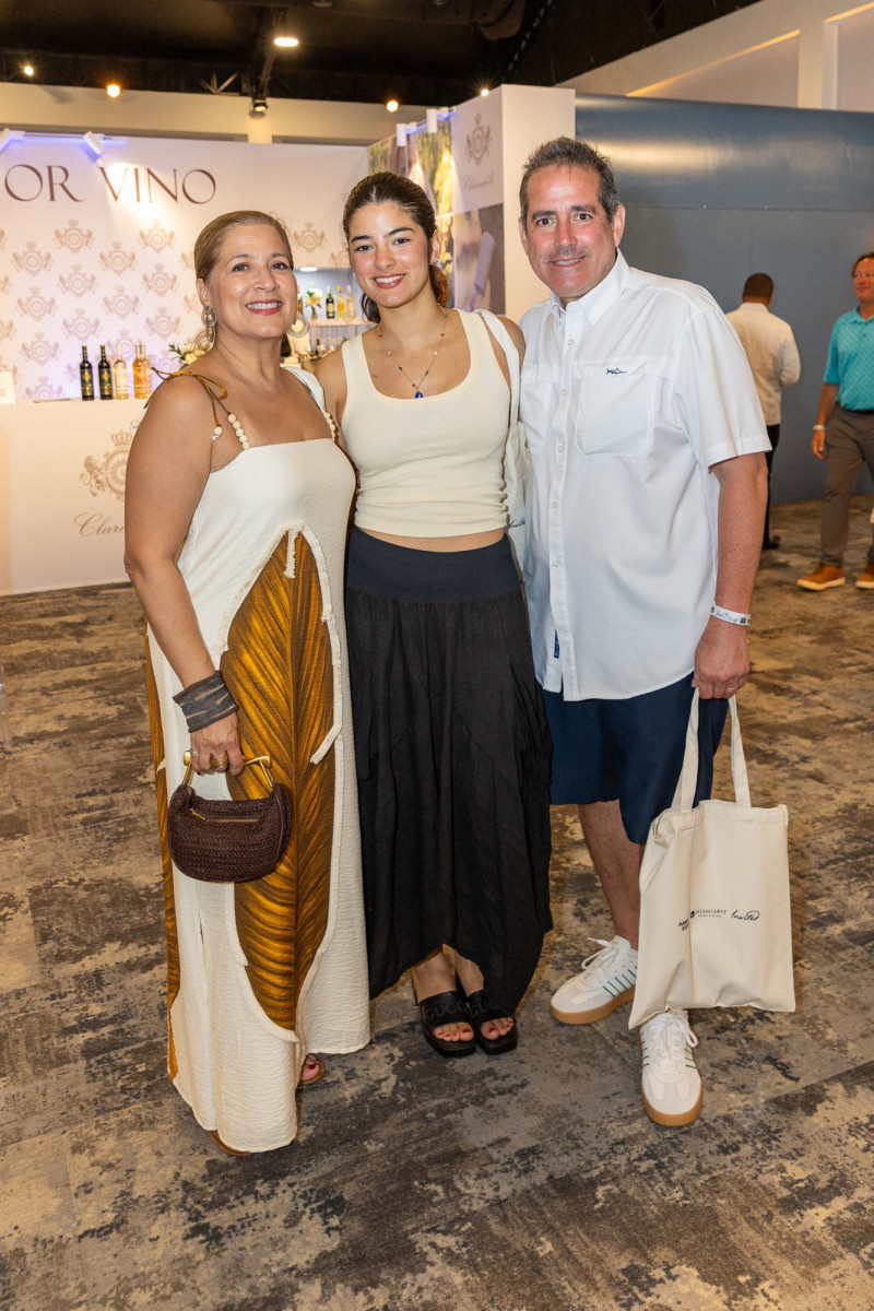 Mayda, Amanda y Jorge Gutiérrez