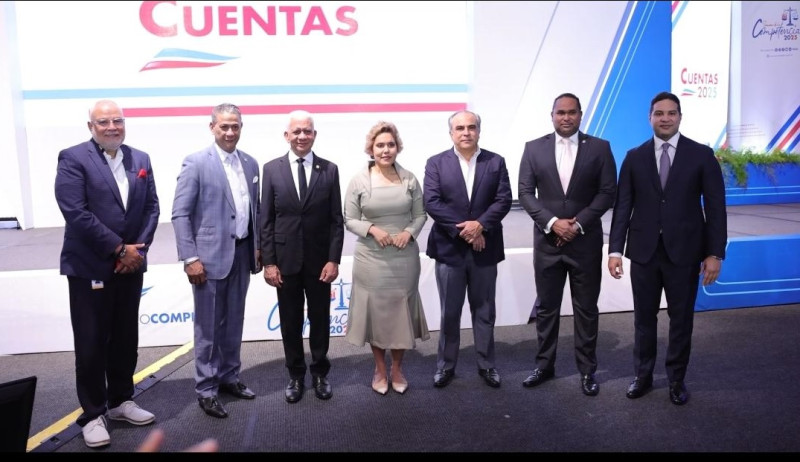 Participantes en el congreso realizado por ProCompetencia.