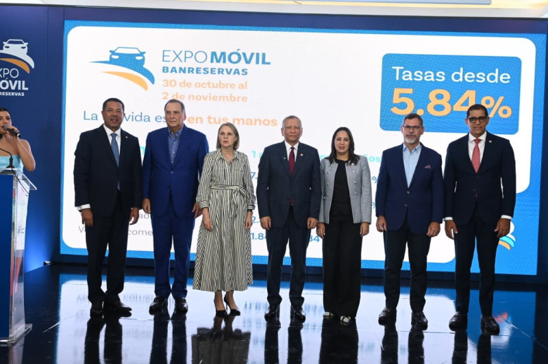 Ejecutivos del Banco de Reservas y dealers.