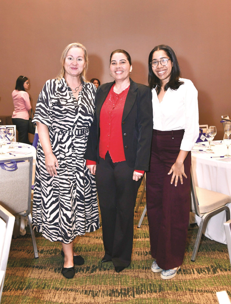 Dagmara Ochrymowicz, Rosa Julia García e Ileana Bonaparte