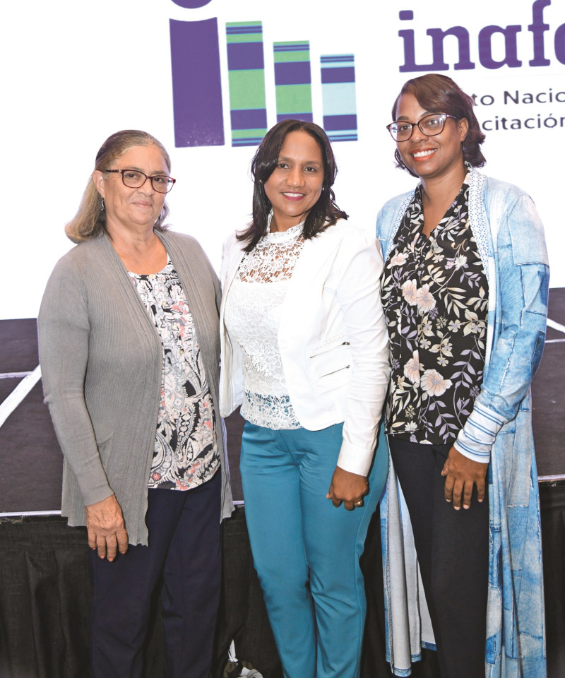 Teresa Fernández, Cristina Cabrera y Rosalía Paredes.