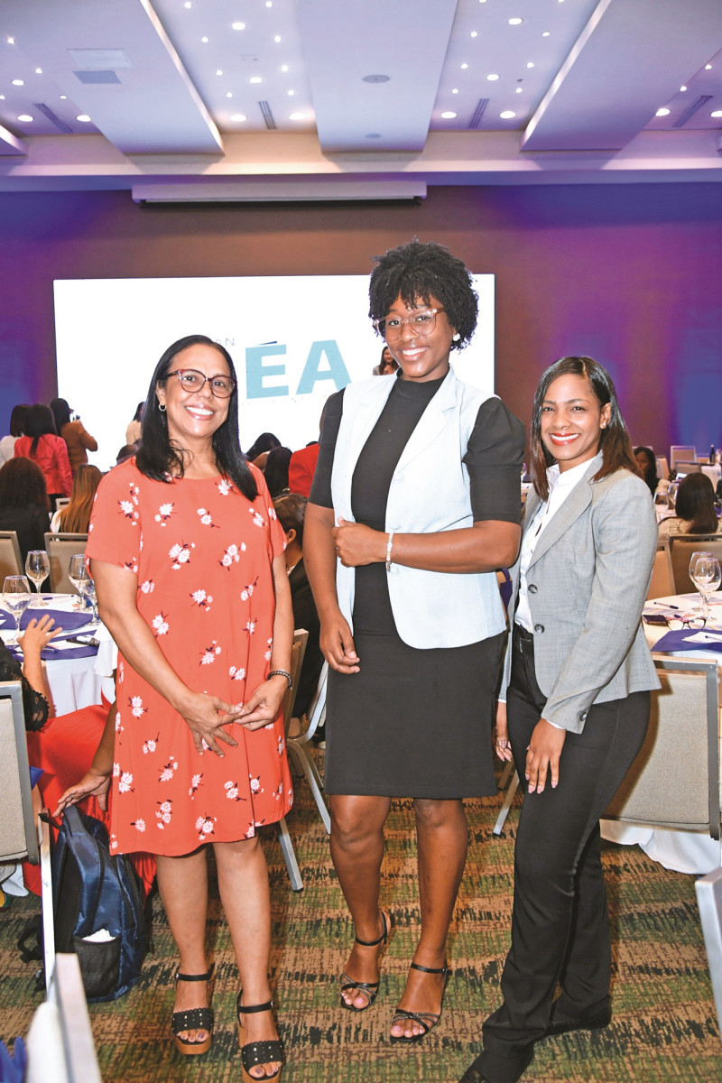 Soledad Pérez, Reyna Pérez y Paulina Séptimo.