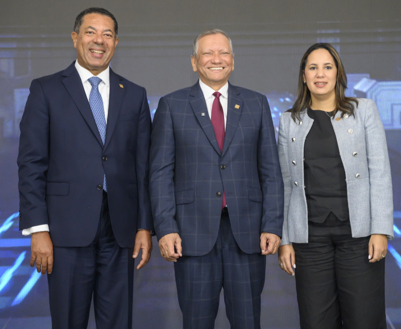 Ysidro García, Leonardo Aguilera y Alieska Díaz.