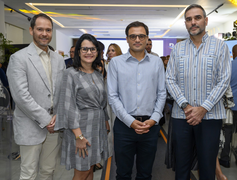 José Muñoz, Paula Gozález, Alfredo Cabrero y Sesbastián Proux.