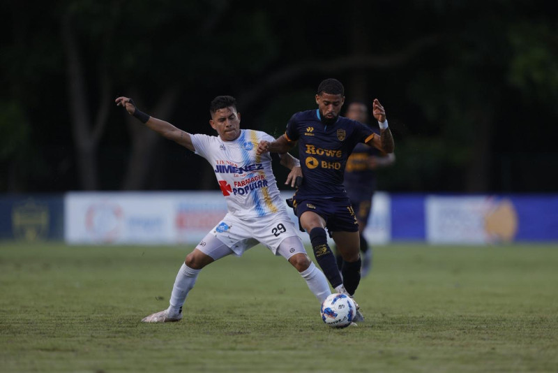 Un momento de acción durante el partido.