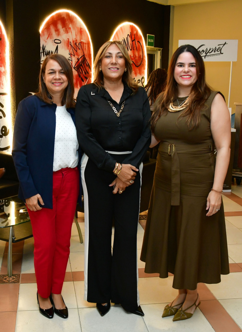 Giovanna Cabreja, Teófila Grullón y Laura Pérez