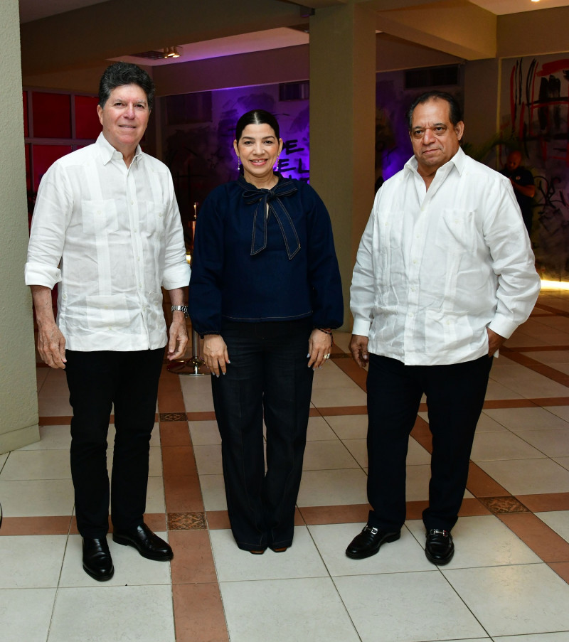 Luis Ros, Carolina Caba y Gabriel Atiles Bidó.