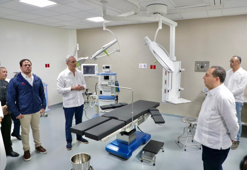 El presidente Luis Abinader entregó ayer el Hospital Regional Universitario Dr. Ángel María Gatón, en San Francisco de Macorís.