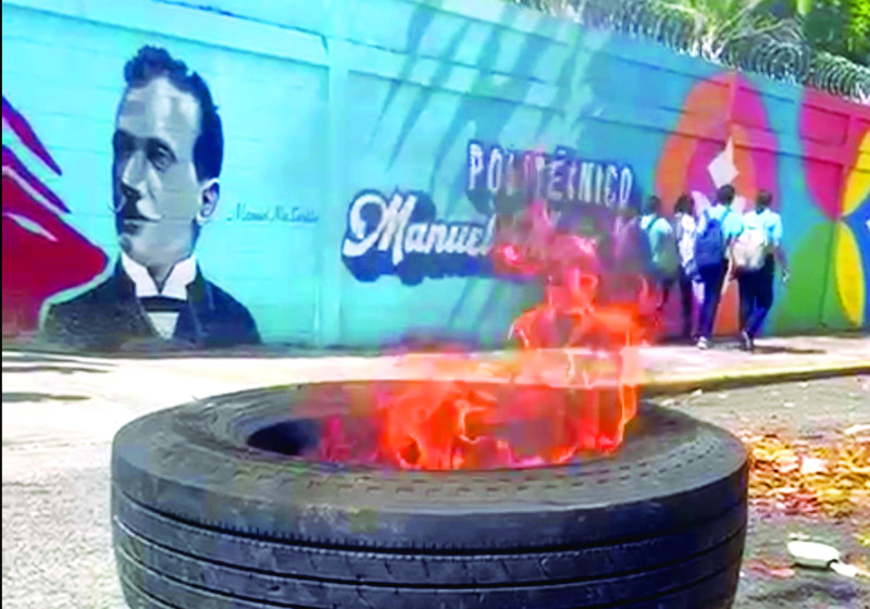 El mivimiento estudiantil ha protestado por los problemas que afectan los centros educativos en San Francisco de Macorís.